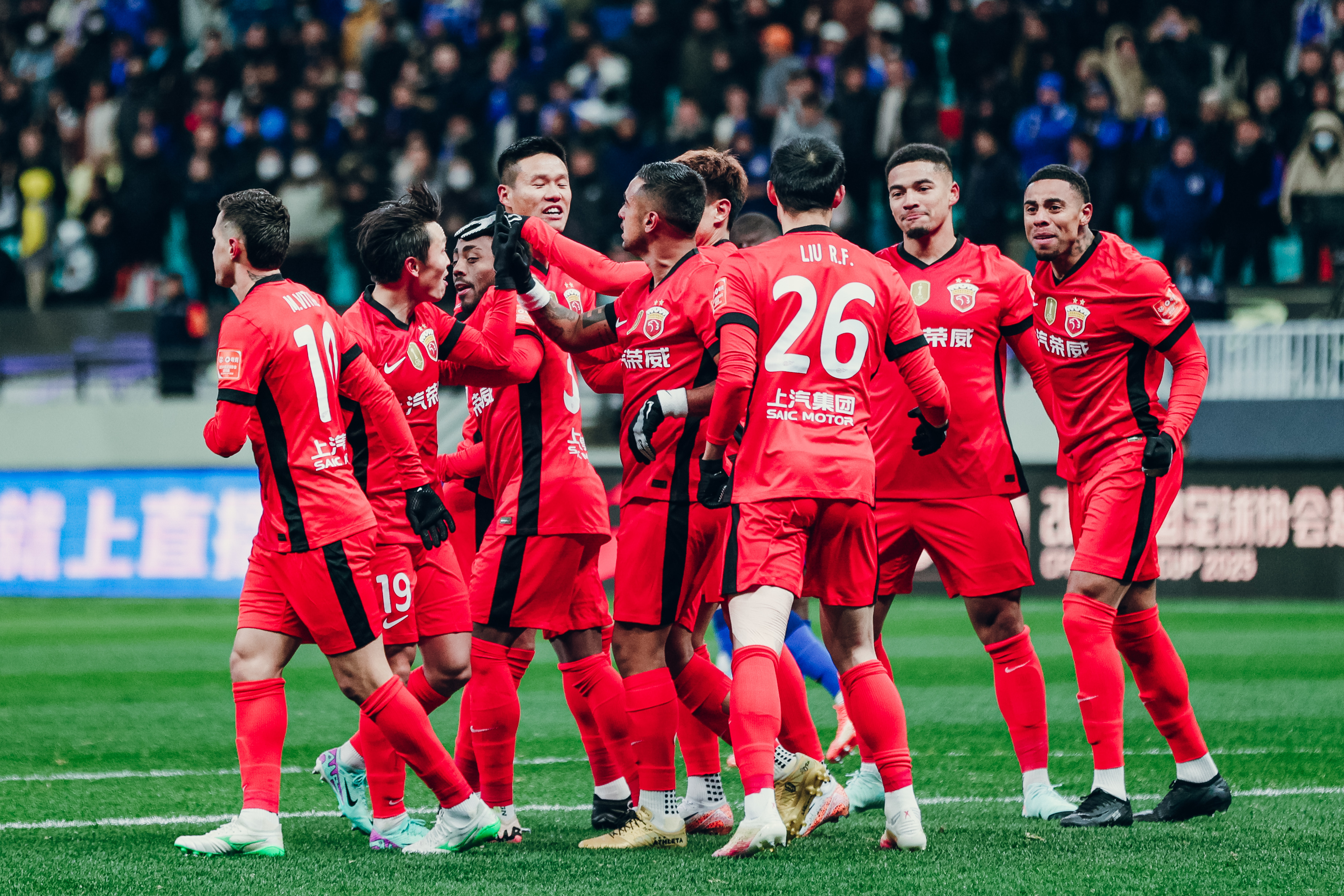 乐鱼中国体育包含穆古鲁扎重返赛场，表现优异首场状态出色，巴塞罗那观众沸腾！的词条